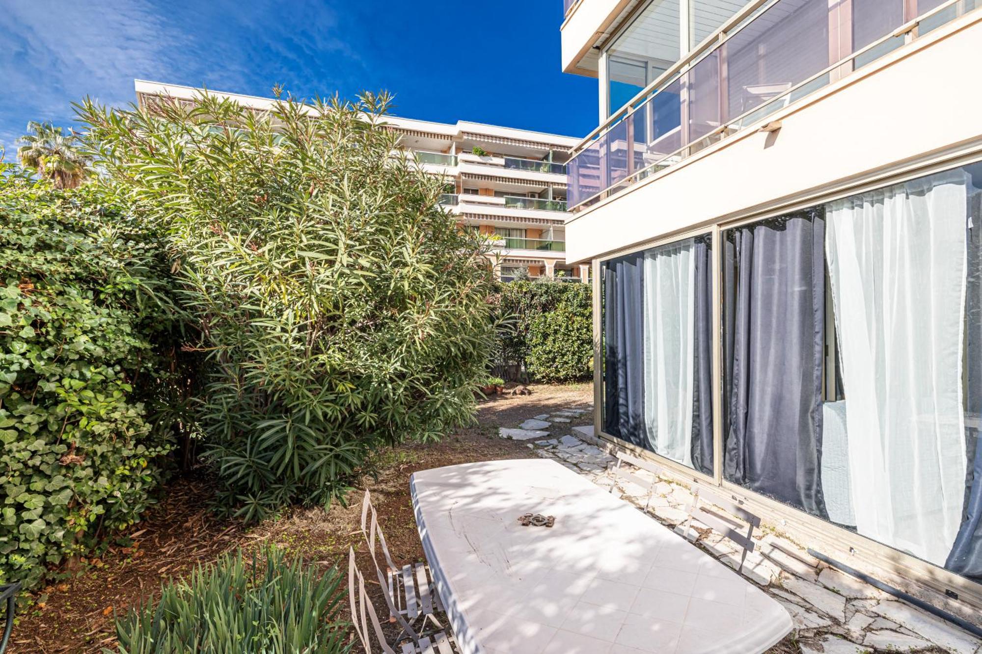 Ferienwohnung Le Globe Trotteur Saint-Laurent-du-Var Exterior foto