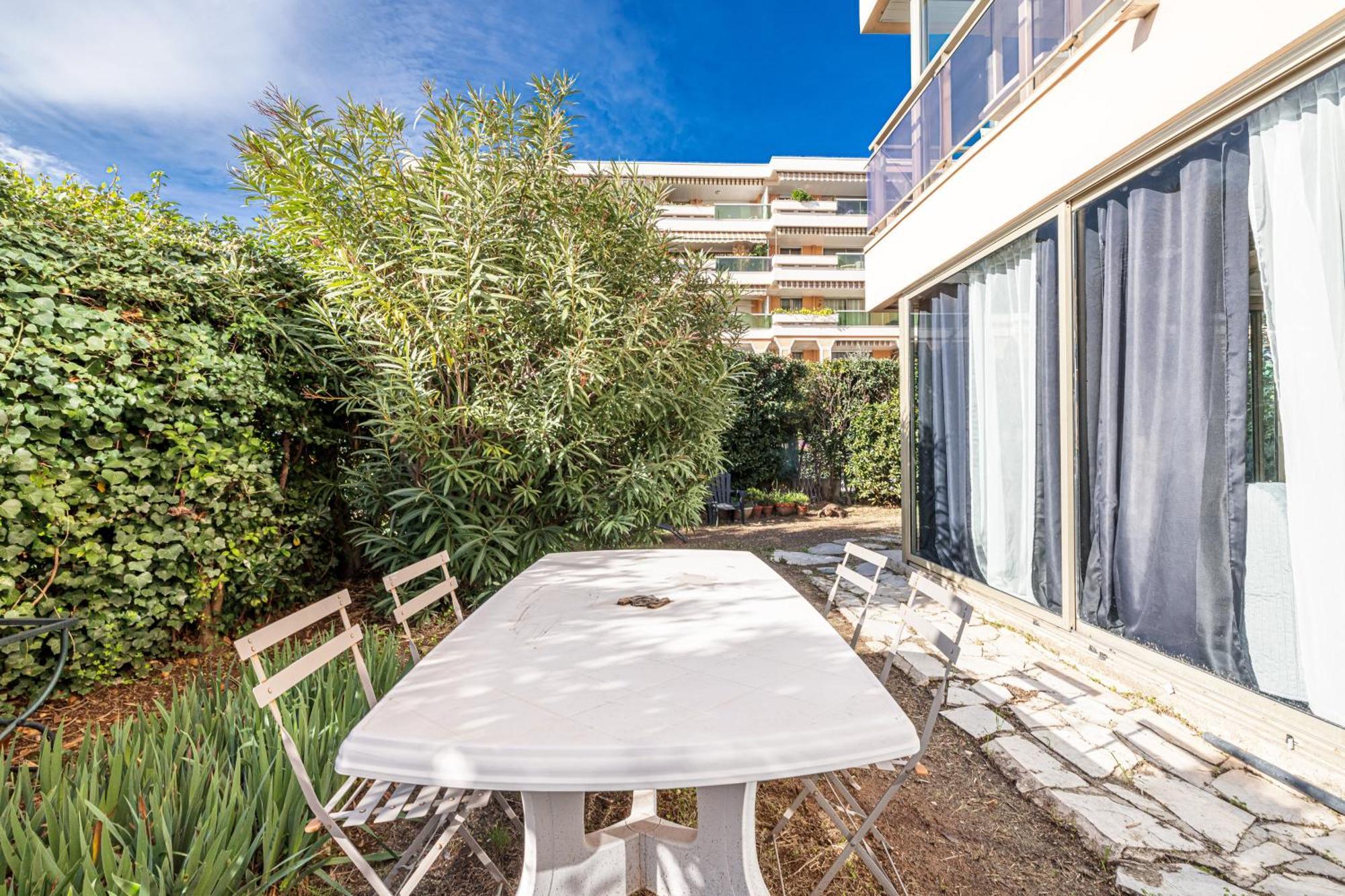 Ferienwohnung Le Globe Trotteur Saint-Laurent-du-Var Exterior foto