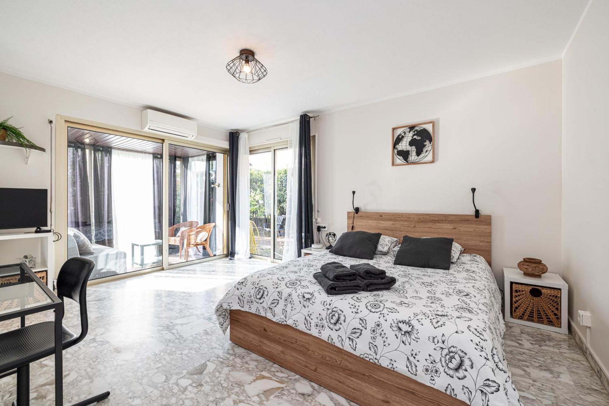 Ferienwohnung Le Globe Trotteur Saint-Laurent-du-Var Exterior foto